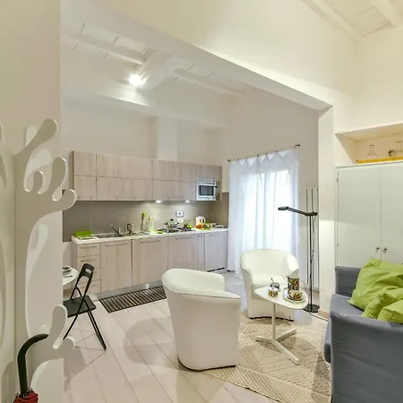Minerva Arno River Apartman