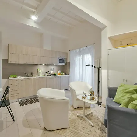 Minerva Arno River Apartman
