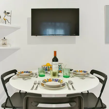 Minerva Arno River Florencja